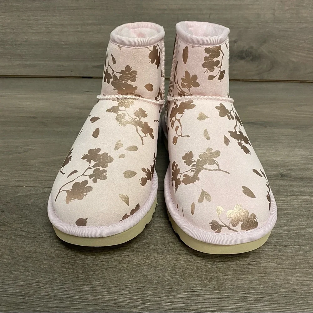 UGG | Classic Mini Floral Foil Seashell Pink New In Box - Picture 4 of 8